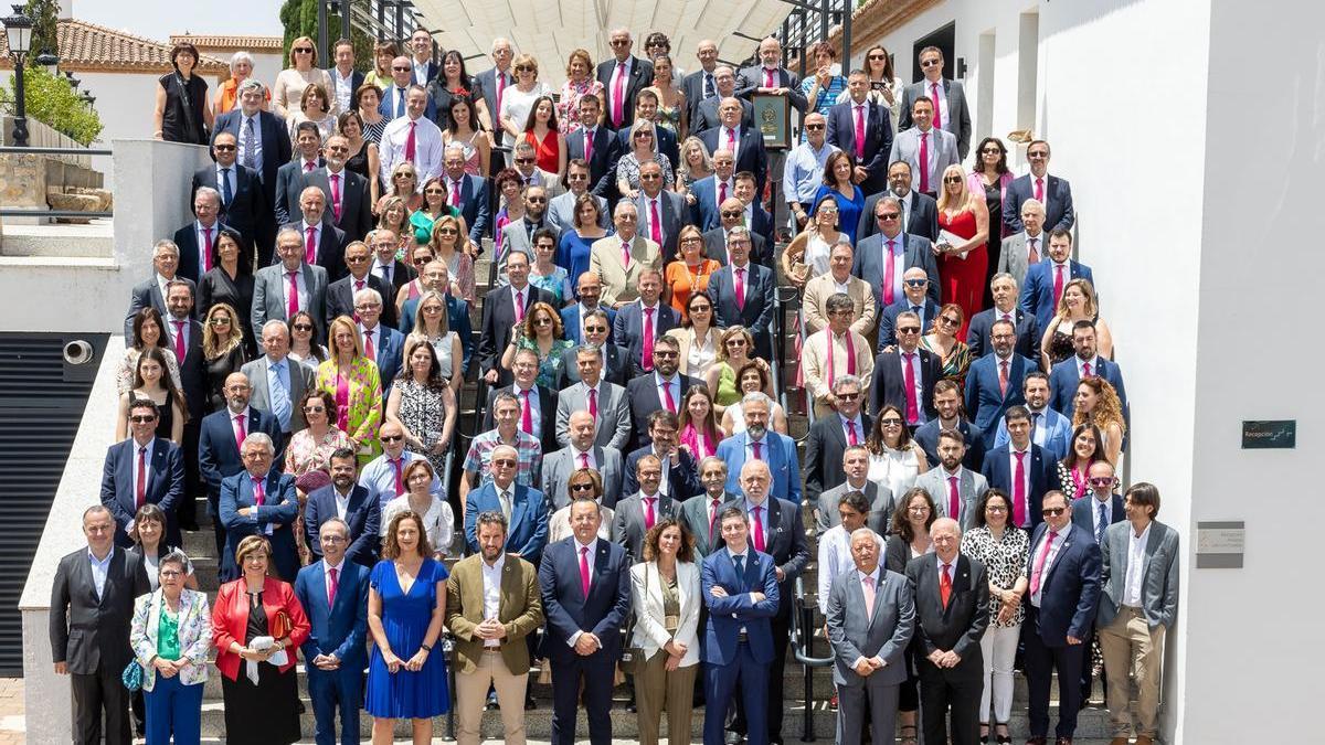 Foto de familia de la fiesta anual del Colegio de Ingenieros Técnicos Industriales.