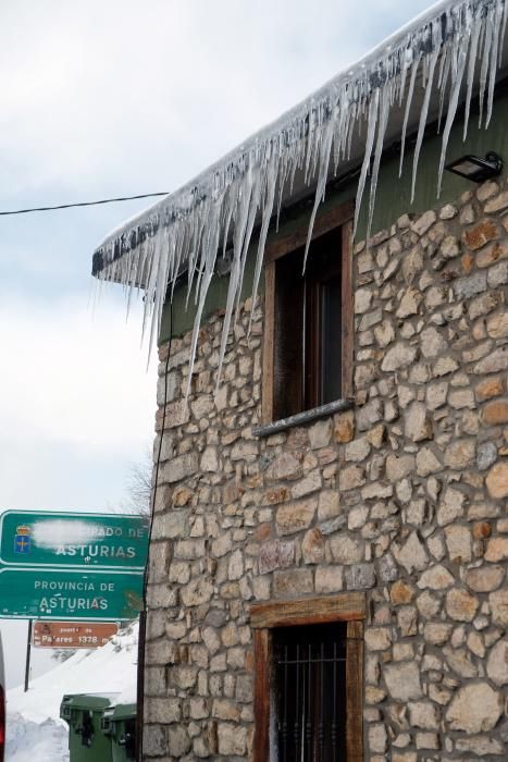 Nieve en el puerto de Pajares