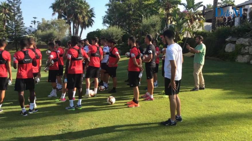 El Mallorca se relaja jugando a 'footgolf'