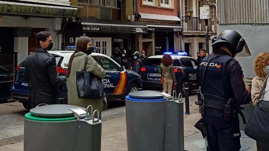 Un detenido en A Coruña en el desalojo de 'okupas' de un piso en la calle Barrera