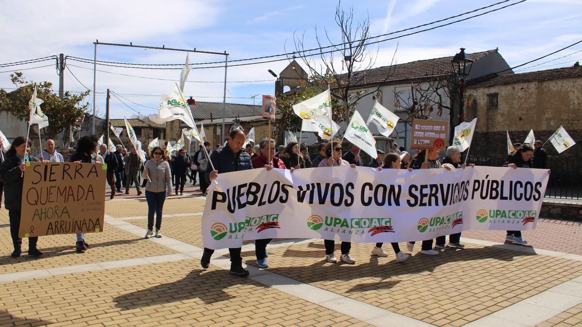 Manifestación en Ferreras de Arriba.