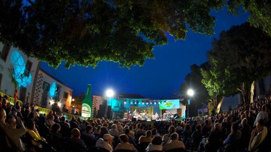 Concierto en la plaza de San Juan de Telde, en Gran Canaria.