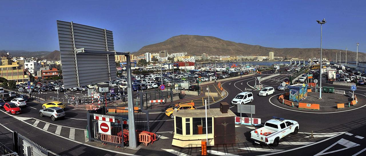 Puerto de Los Cristianos.