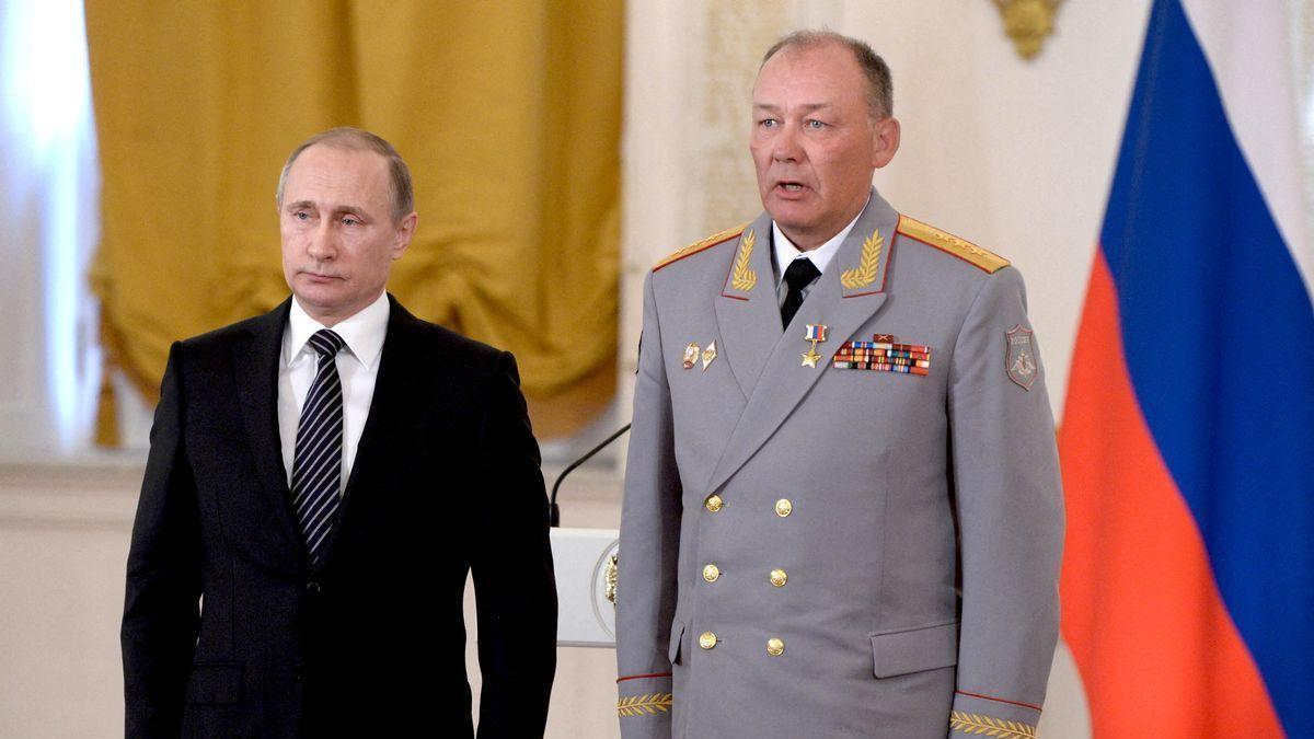 Vladimir Putin y Alexander Dvornikov.