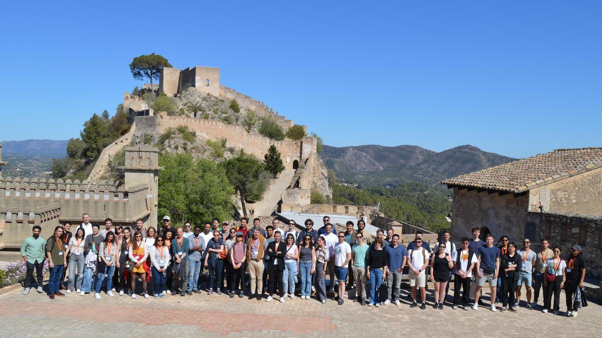 El grupo de investigadores en la visita al Castell de Xàtiva.