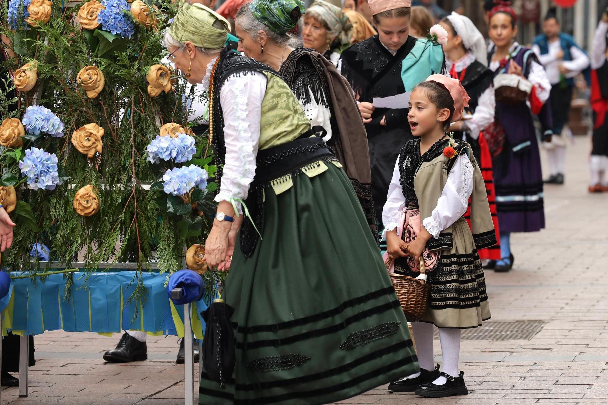 La Ofrenda de Frutos brilla un año más por el centro de Zaragoza