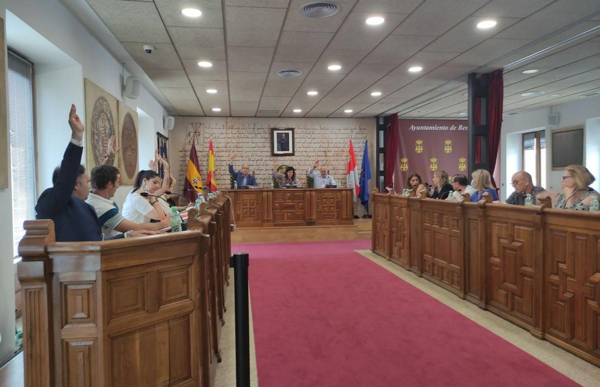 Uno de los asuntos abordados en Pleno, sometido a votación. | E. P.