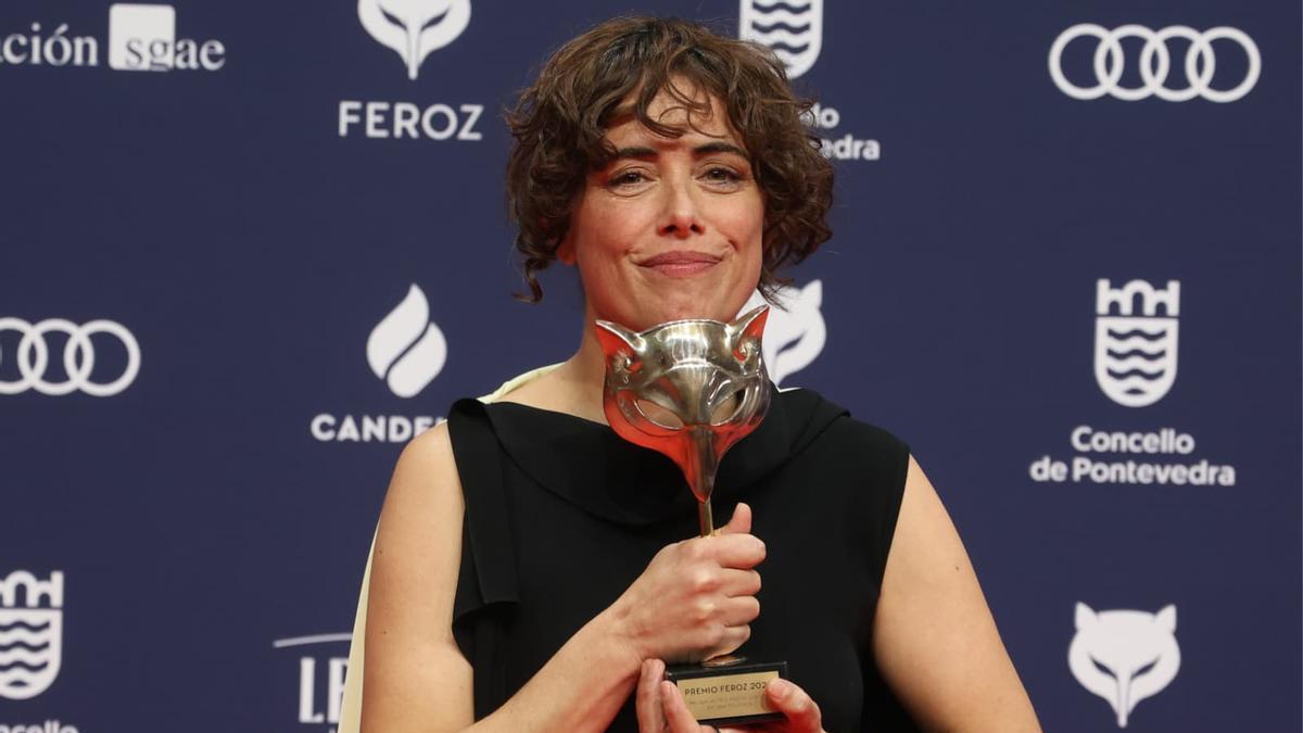 La actriz Patricia López Arnaiz recibe el premio a ´Mejor actriz protagonista en cine´ por su trabajo en ´Los domingos´
