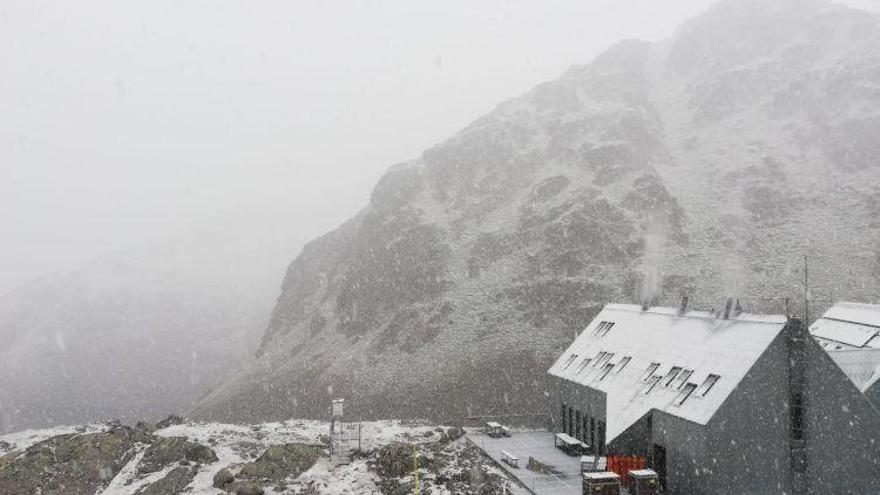 La nieve vuelve al Pirineo antes del fin del verano