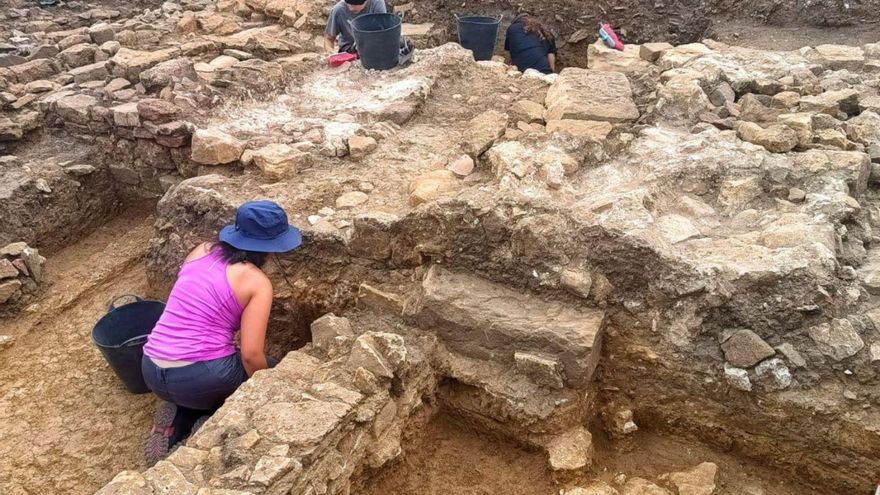 Localizada una habitación romana del Alto Imperio en Lucus Asturum con los primeros vestigios de pintura mural del enclave