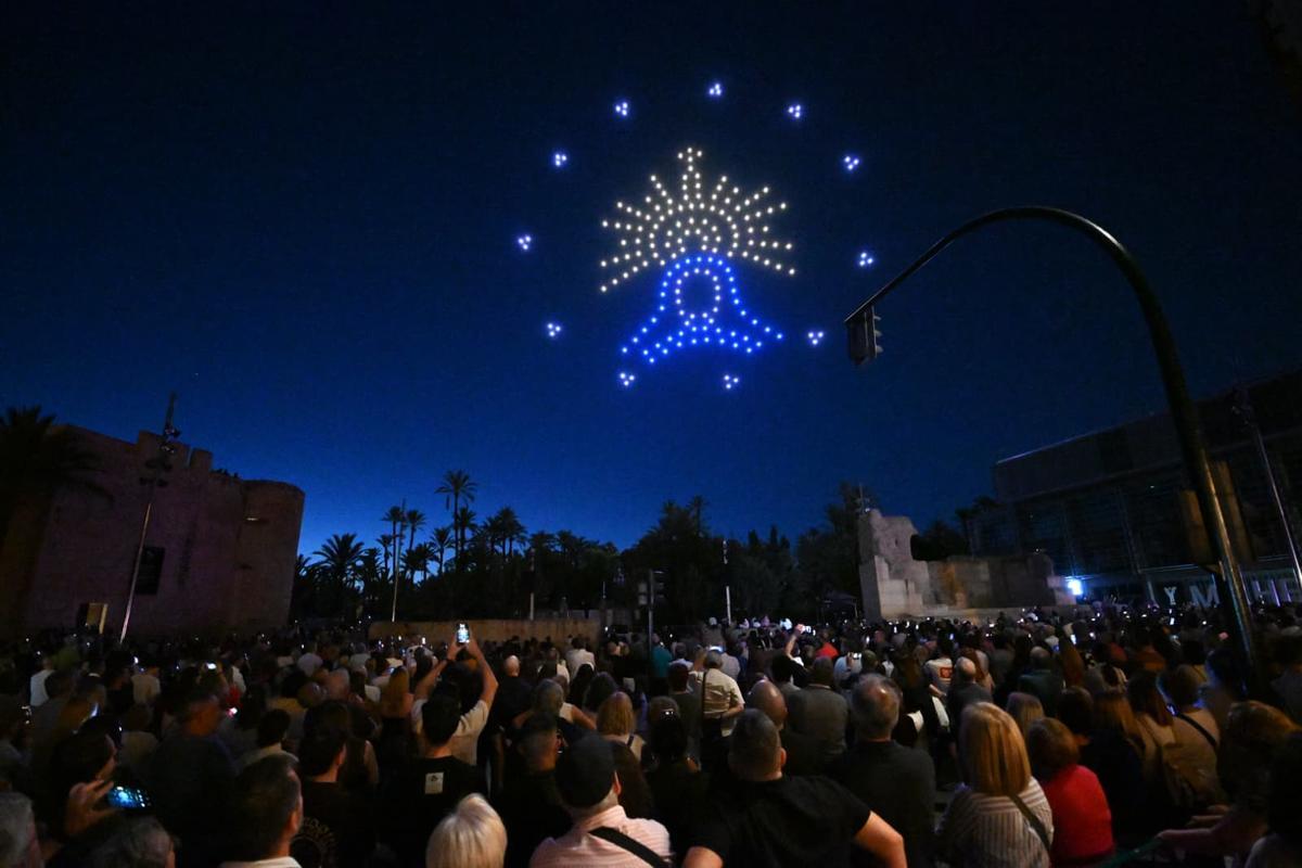 180 drones iluminan el cielo en honor al 25 aniversario Misteri d'Elx como Patrimonio de la Humanidad 180 drones iluminan el cielo en honor al 25 aniversario Misteri d'Elx como Patrimonio de la Humanidad