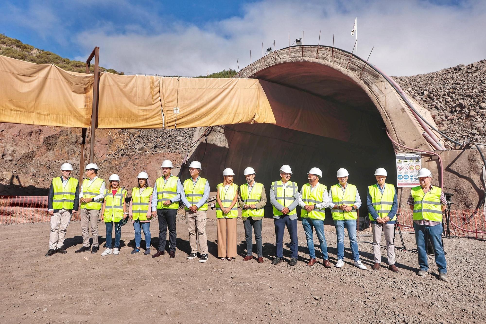 Visita al túnel de Erjos