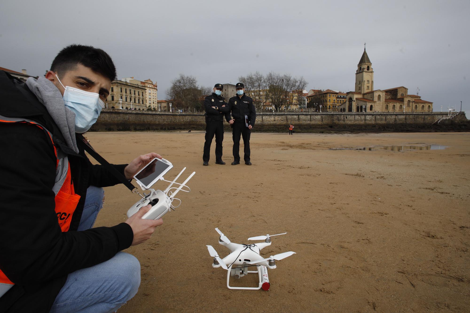 Control policial del vuelo de un dron en San Lorenzo