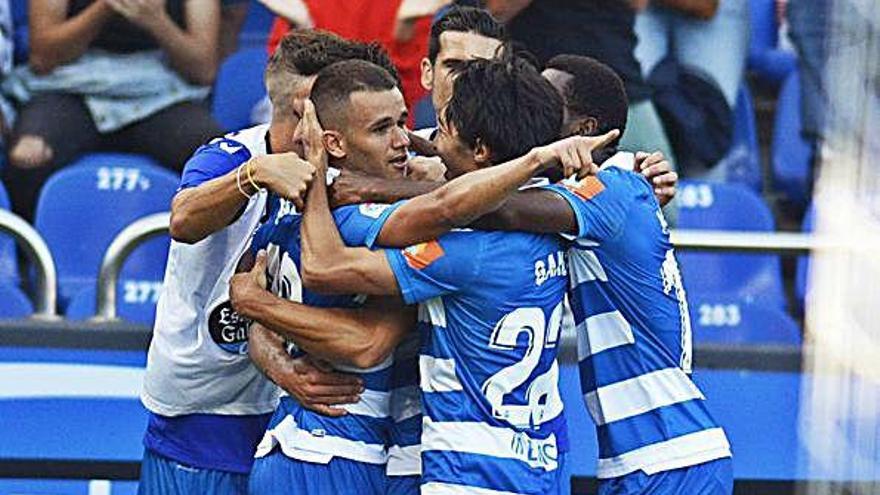 Los jugadores deportivistas celebran un gol esta temporada.