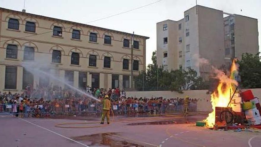 Hoguera dedicada a Miguel Hernández