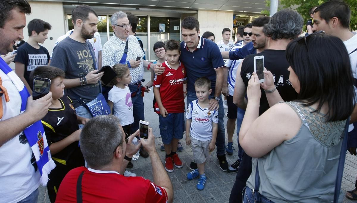 Presentación de Zapater en la Romareda