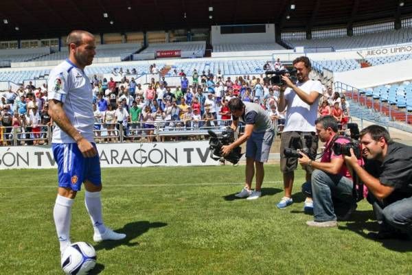 Presentación de Apoño en La Romareda