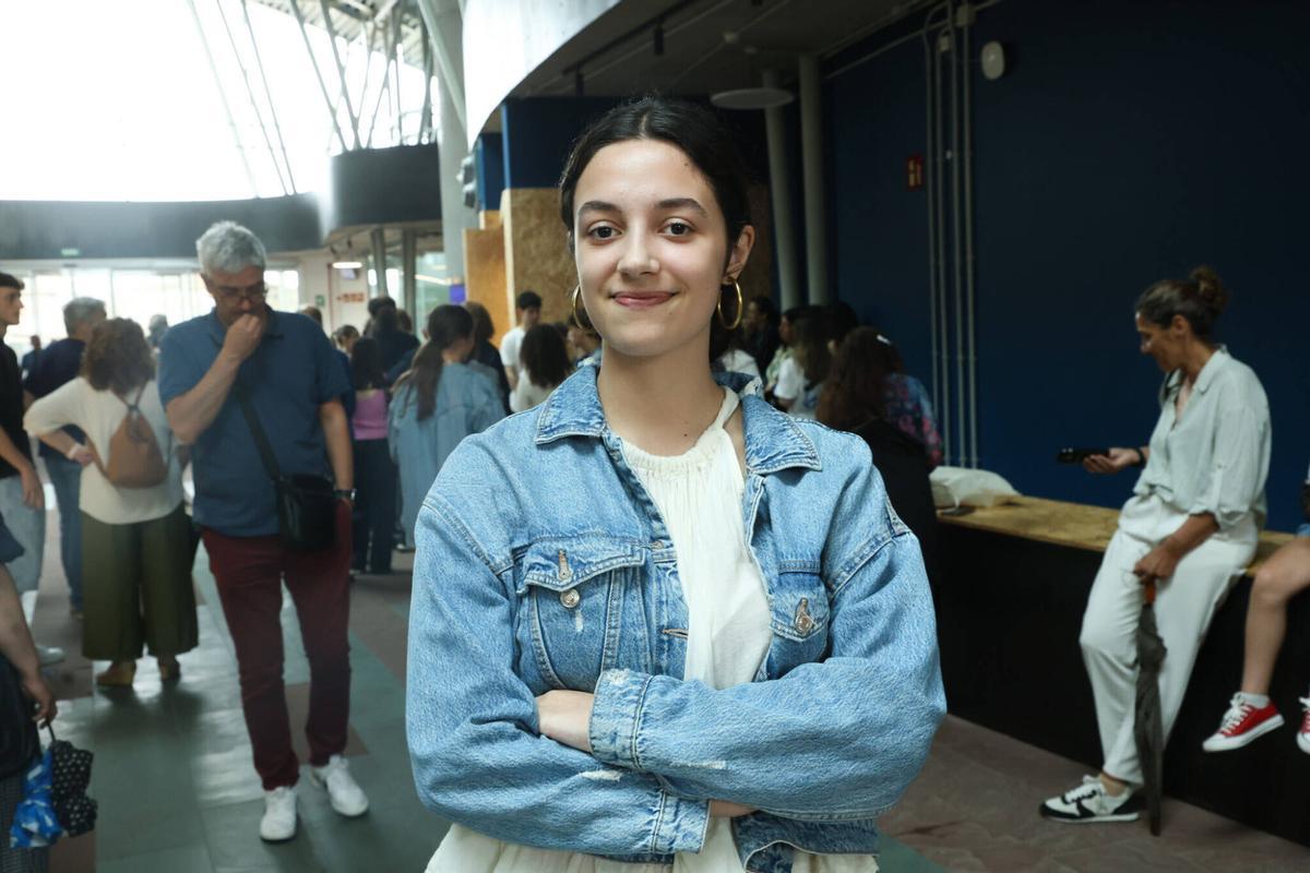 FARO SANTIAGO. ENTREVISTA A ALUMNOS QUE HAN REALIZADO LA PRUEBA DE LA PAU Y HAN PEDIDO LA REVISION PRESENCIAL DE SUS EXAMENES. XOAN ALVAREZ