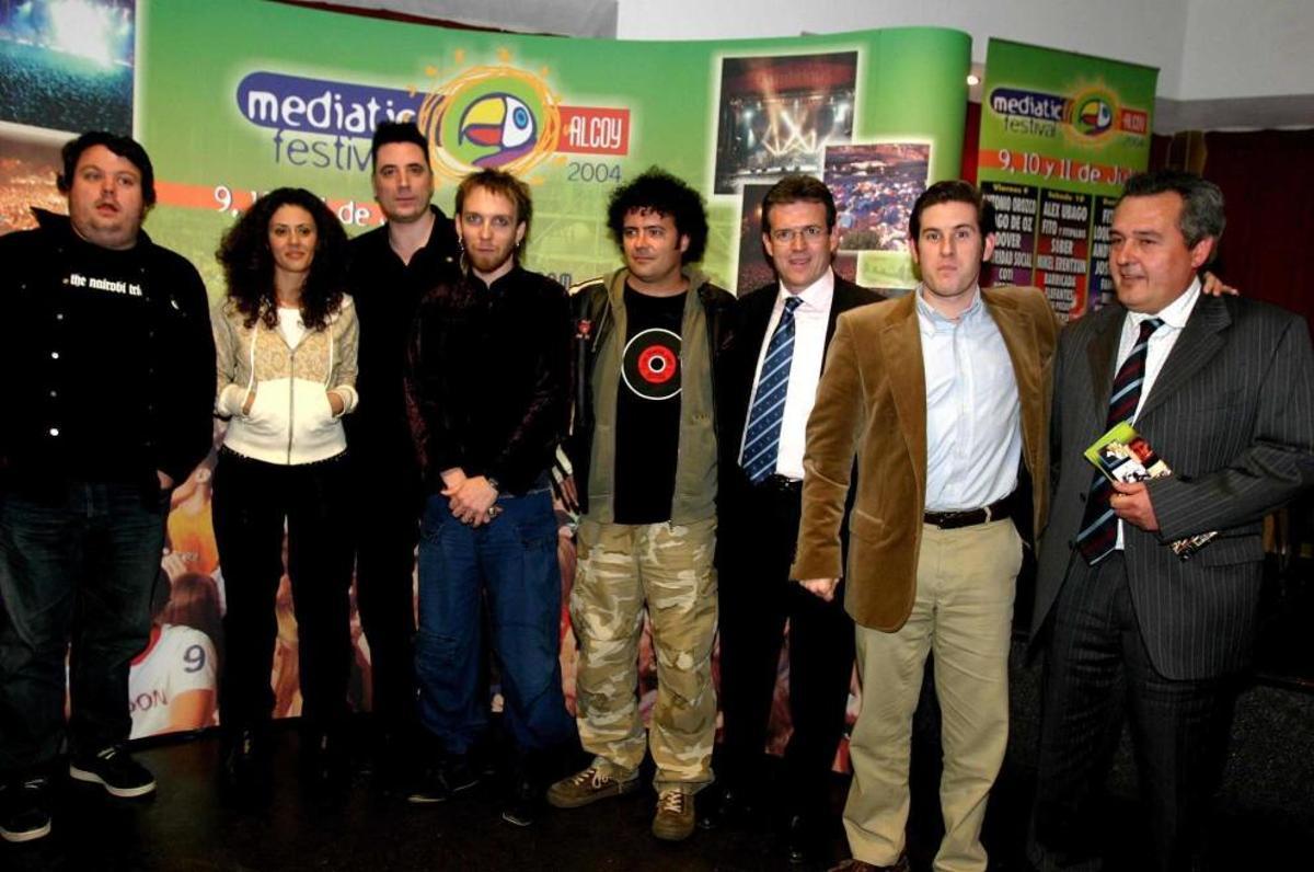 Imagen de la presentación de un Mediatic Festival, con Loquillo y Sedano, entre otros