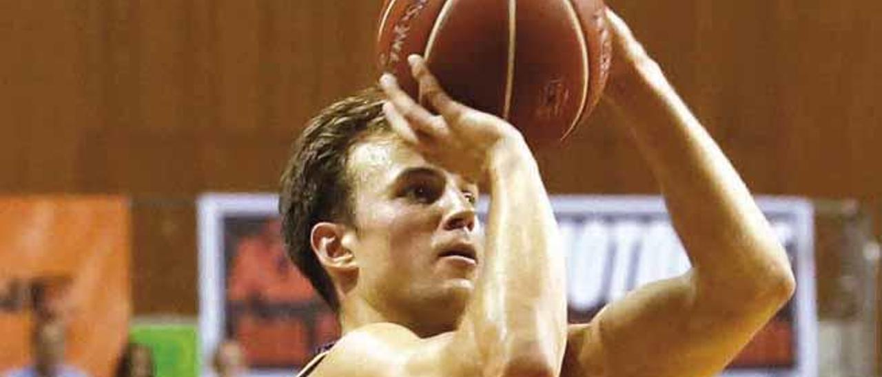 El base canadiense Kevin Pangos, ayer en el Rhenus Arena francés.