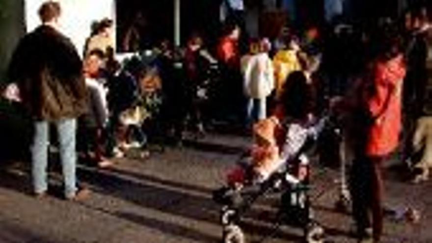 Talleres al aire libre en la plaza de España