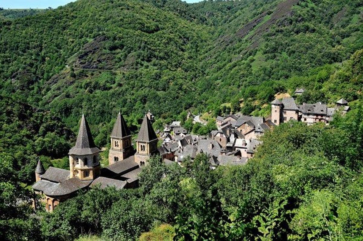 Visión aérea de Conques, en el departamento del Aveyron.