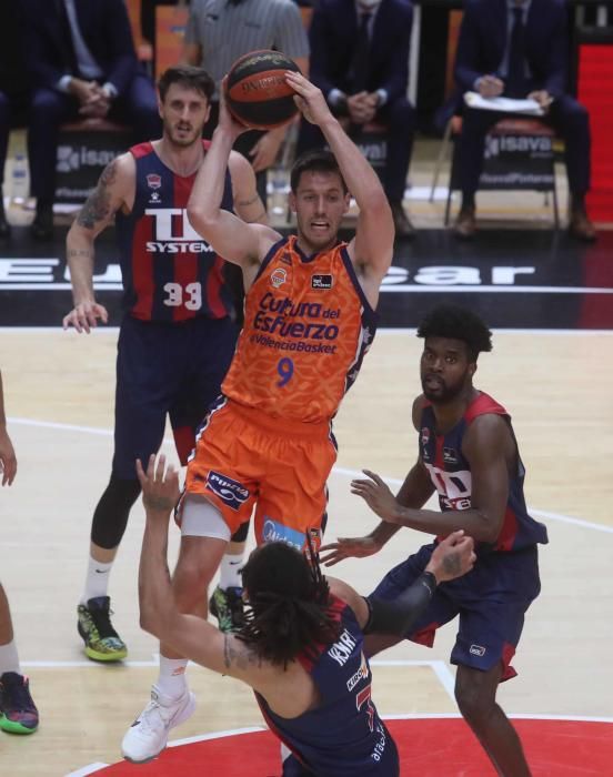 Valencia Basket Club vs TD Systems Baskonia . PlayOff