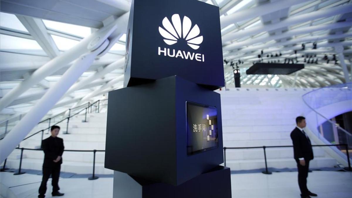 Logotipo de Huawei en Pekín.