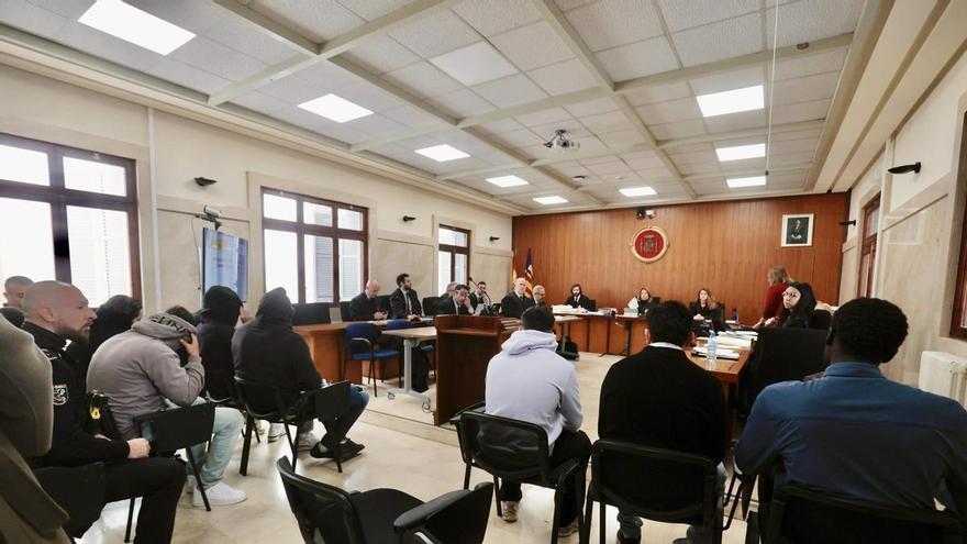 La ‘manada francesa’ durante la violación grupal a una chica británica en un hotel de Magaluf: «¡Hoy nos vamos a divertir con esta vaca!»