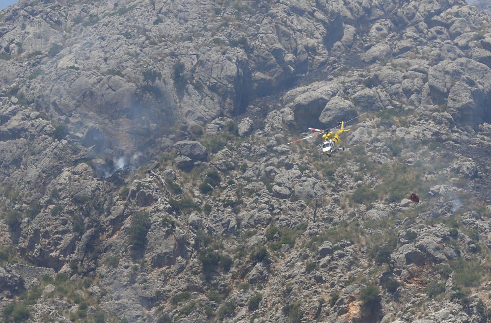 Incendio forestal den Cala Tuent