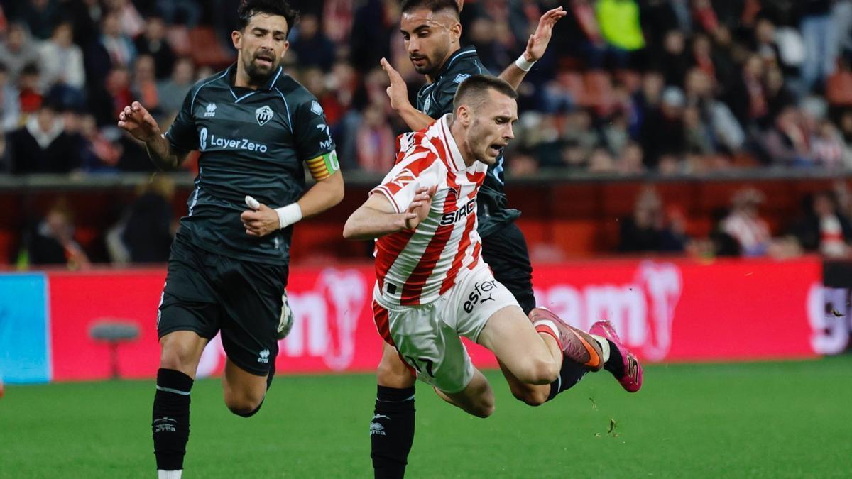 Mellot fue expulsado en la segunda parte tras derribar a Dubasin.