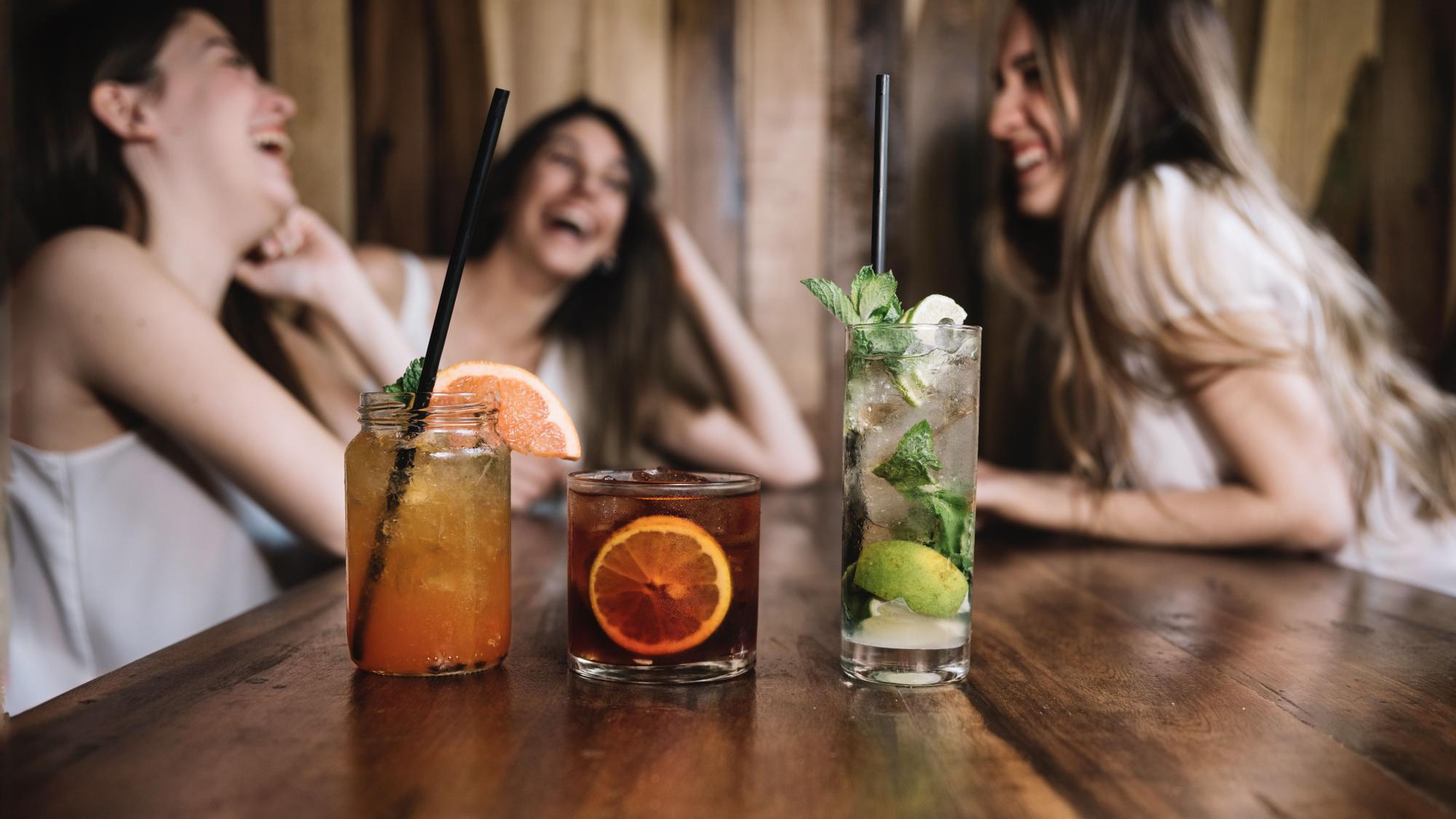 El alcohol está presente en la gran mayoría de las reuniones sociales