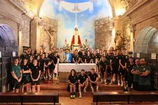 EN IMÁGENES: El Avilés realiza su tradicional ofrenda floral a la Virgen de La Luz
