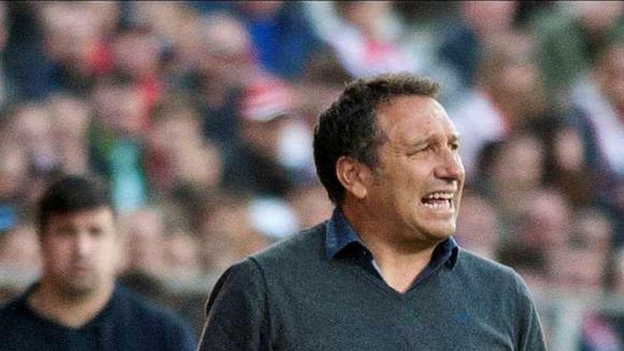 Eusebio Sacristán, ayer, en Montilivi. // Robin Townsend