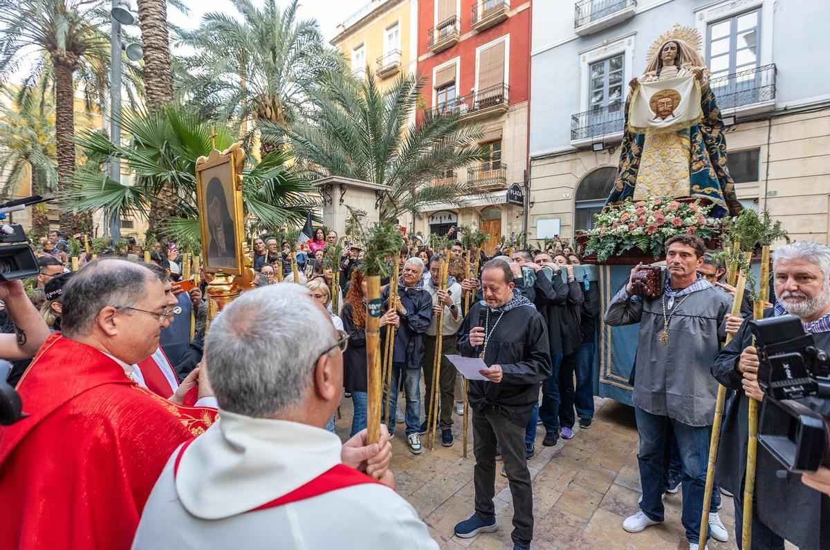 La romería a la Santa Faz marca el pulso de la ciudad de Alicante