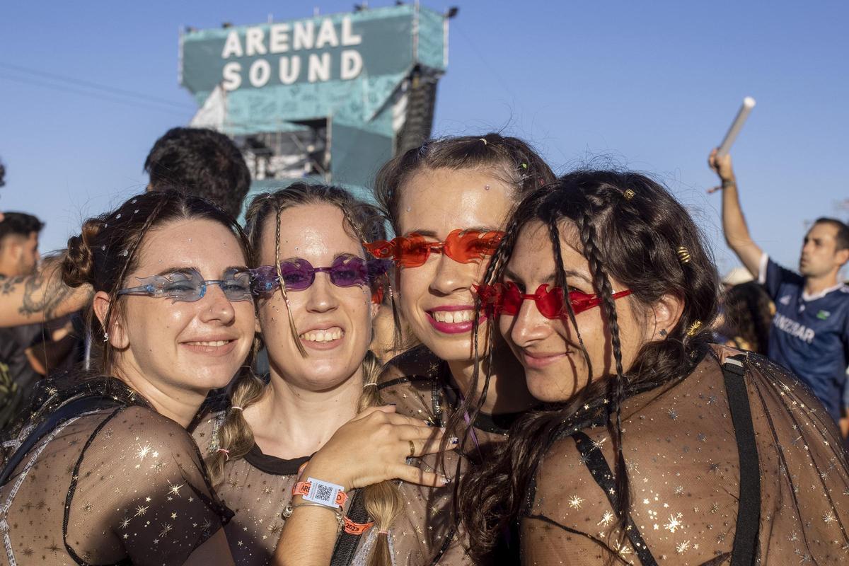 Un grupo de jóvenes en una de las ediciones del Arenal Sound.