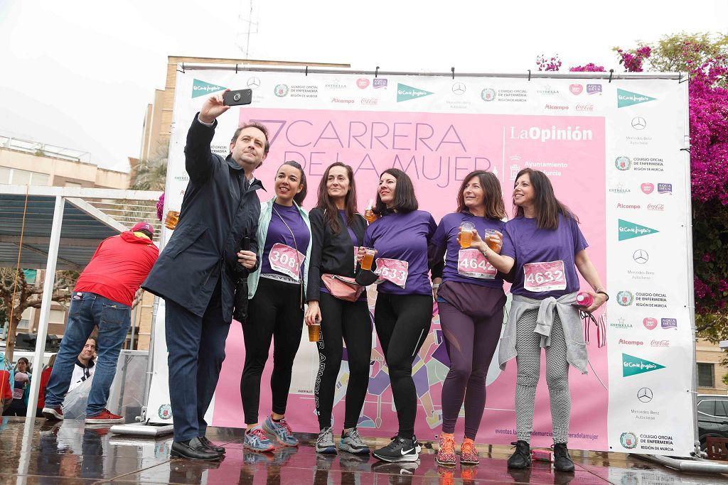 Carrera de la Mujer Murcia 2022: las participantes posan en el photocall