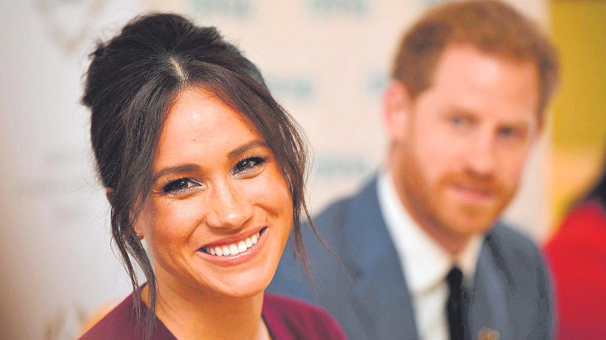 Meghan Markle junto al príncipe Harry.