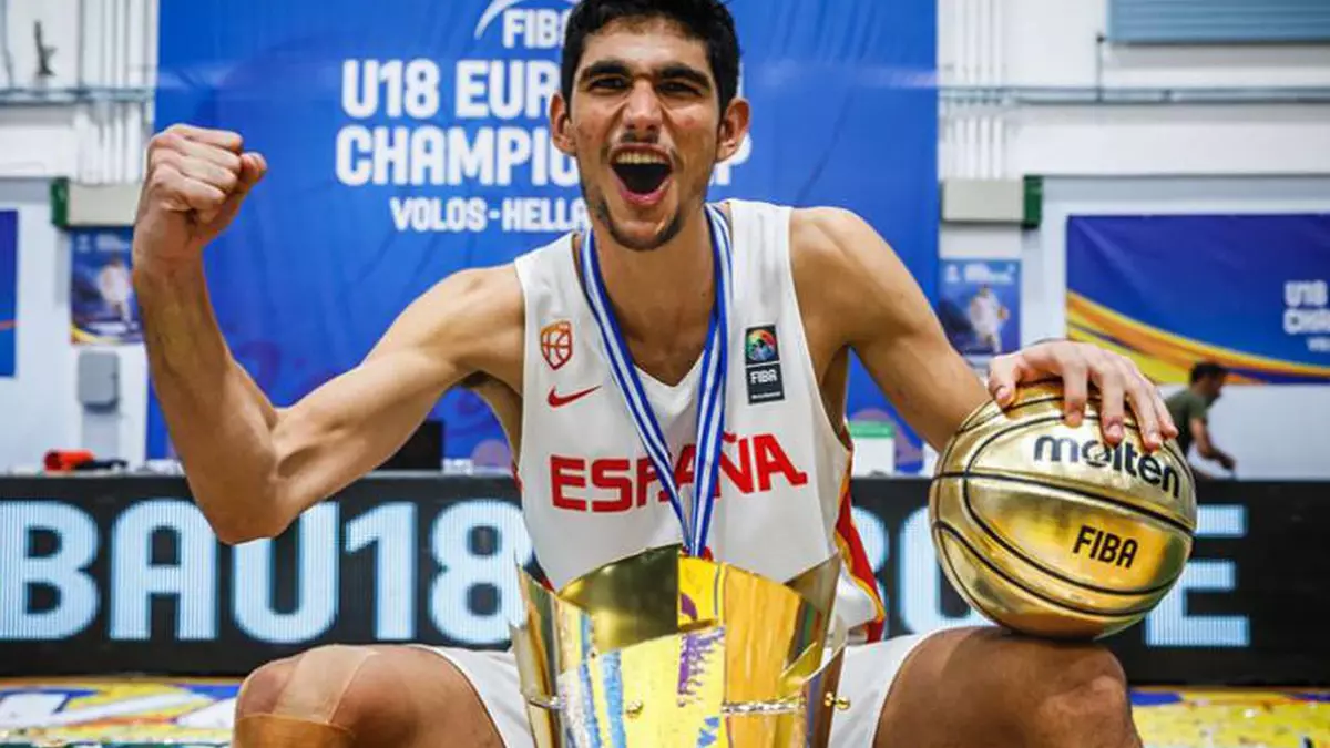 Santi Aldama, tras ganar el oro del Eurobasket sub-18.