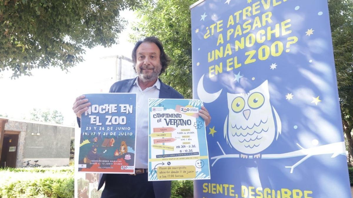 El concejal de Medio Ambiente, Daniel García Ibarrola, presenta las actividades estivales del Zoo de Córdoba.