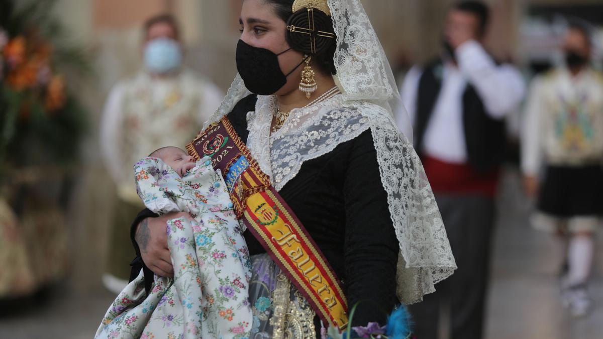 Búscate en el segundo día de Ofrenda por la calle de la Mar (entre las 19.00 y las 20.00 horas)