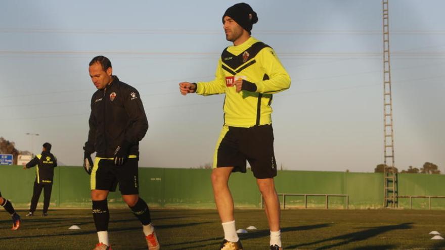 Benja, junto a Nino, en el entrenamiento realizado por el Elche en el Anexo