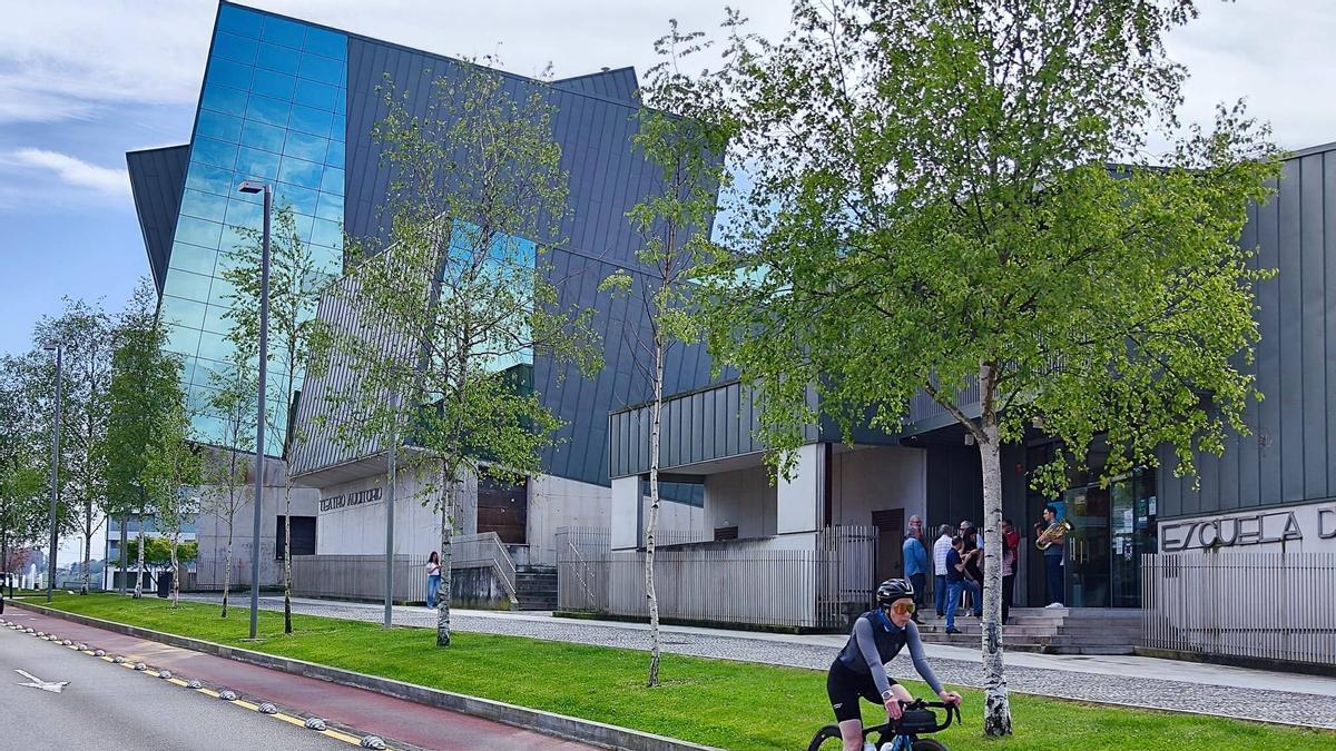Los edificios del complejo cultural de la Pola, sede de la Fundación Municipal de Cultura.
