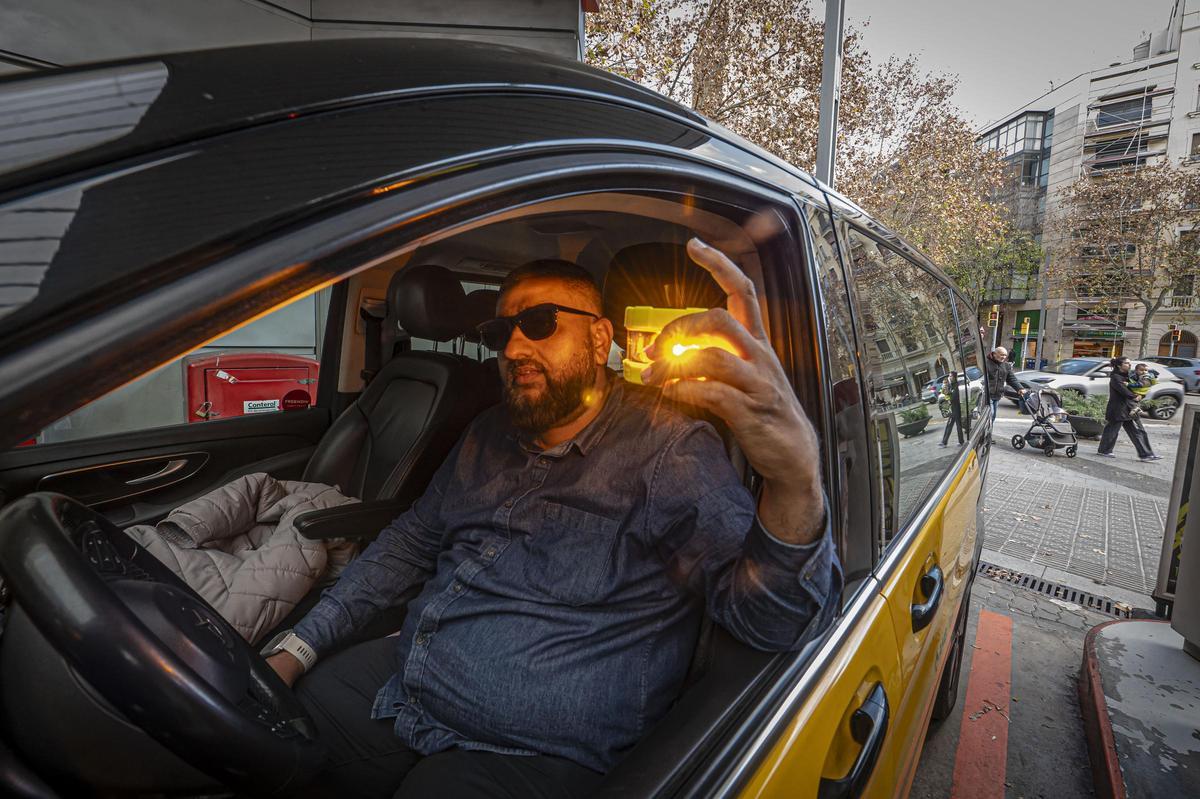 Primer día de aplicación de la nueva medida de llevar baliza V16 obligatoria en el coche