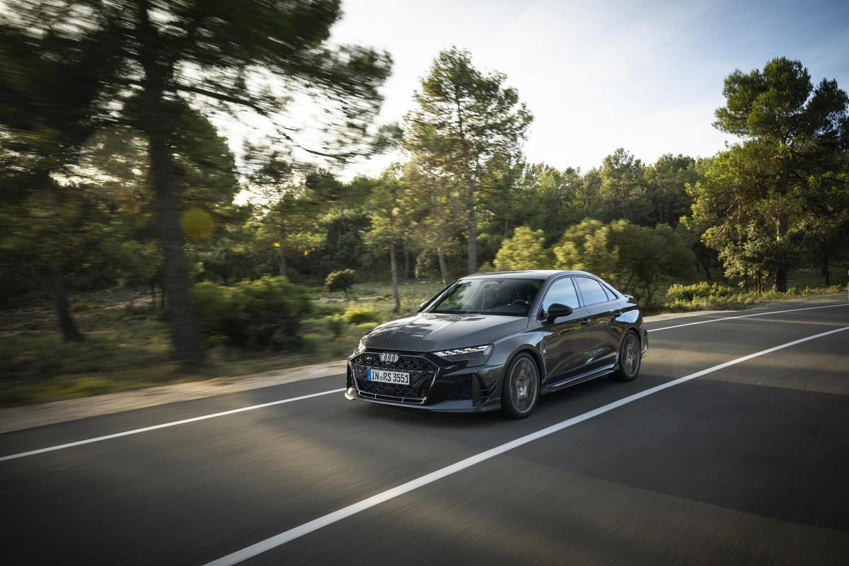 Si estás pensando en comprar un Audi RS3 podrás ir gratis a la Fórmula 1