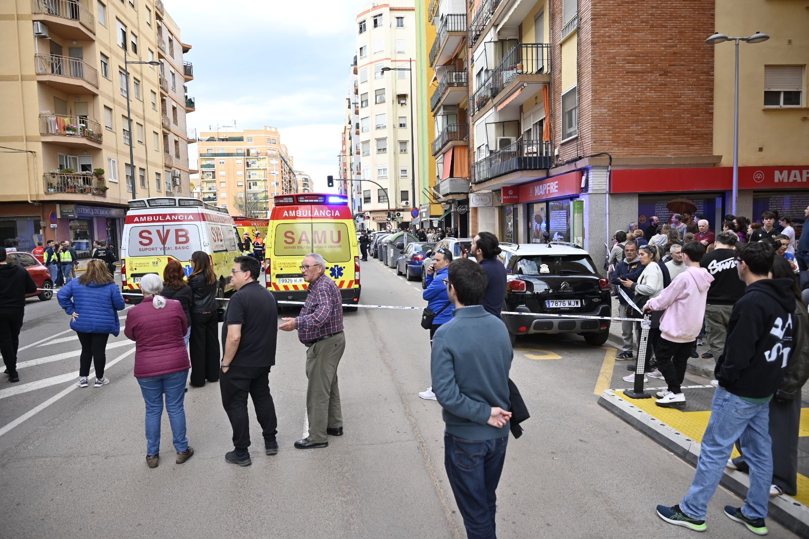 Las imágenes del incendio en un edificio de Castelló