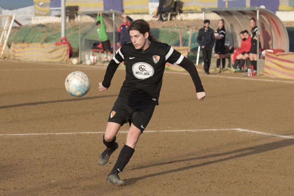 La primera jugadora transsexual catalana debuta a