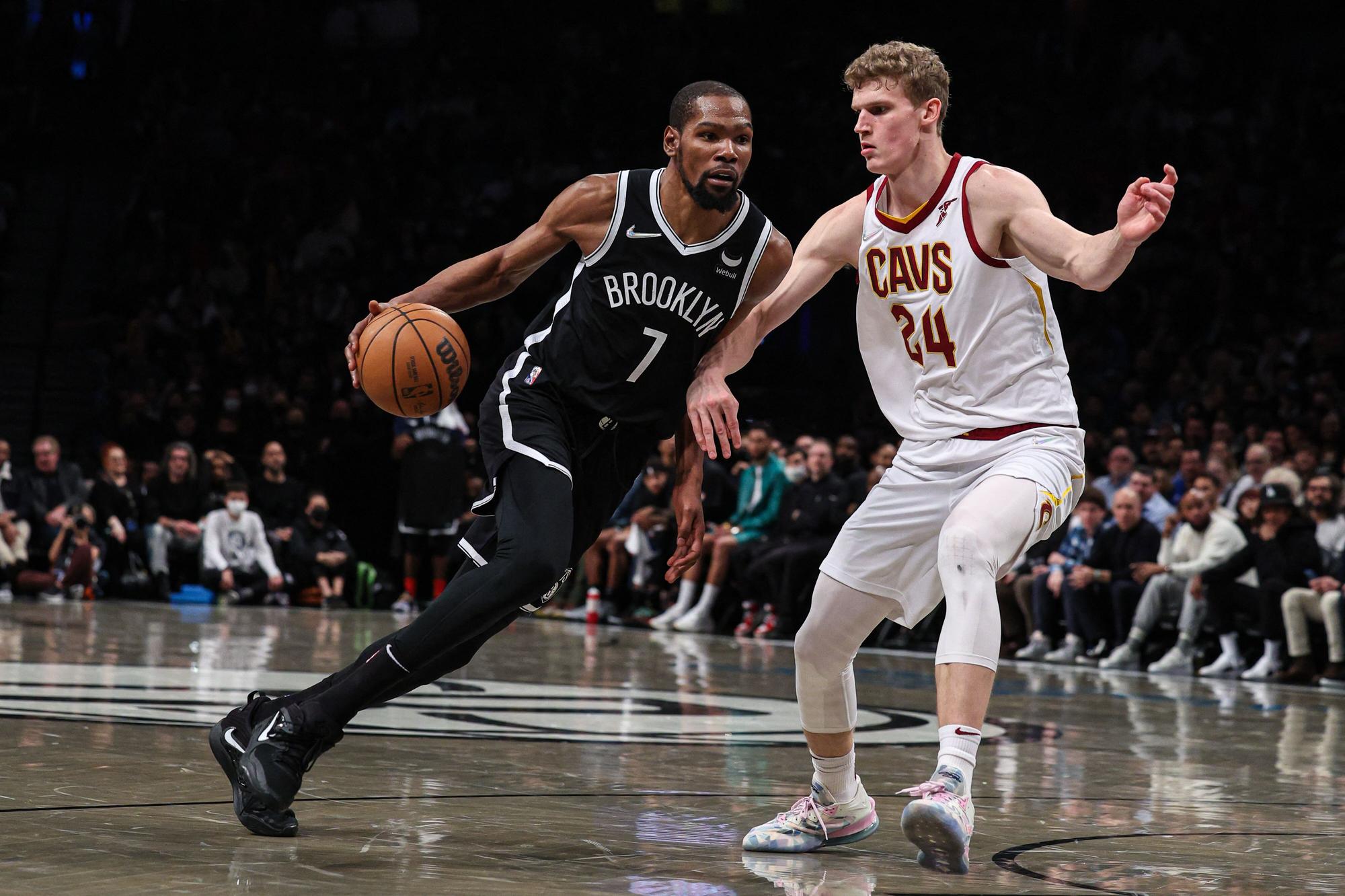Irving y Durant llevan a los Nets ante los Celtics en los play offs El Periodico
