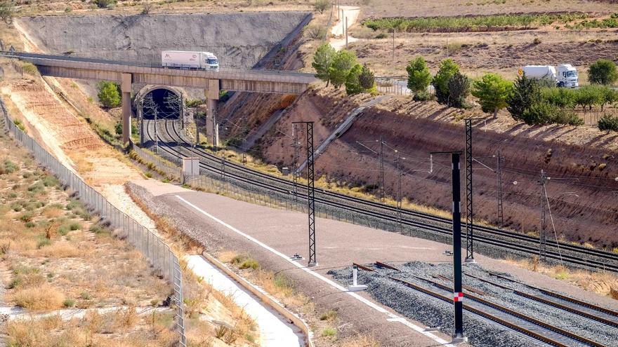 El Gobierno aprueba la electrificación del  tramo de alta velocidad  Xàtiva-Villena del Corredor Mediterráneo