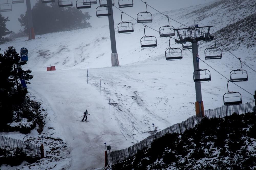 Se hace la nieve en Ourense. // Brais Lorenzo